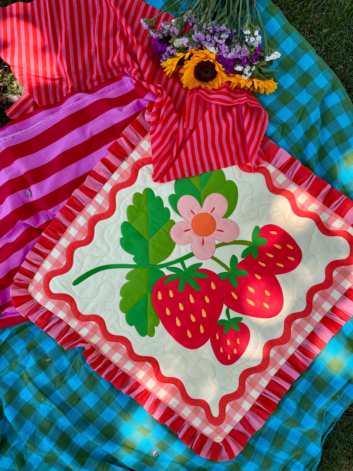 Strawberry Ruffle Quilt