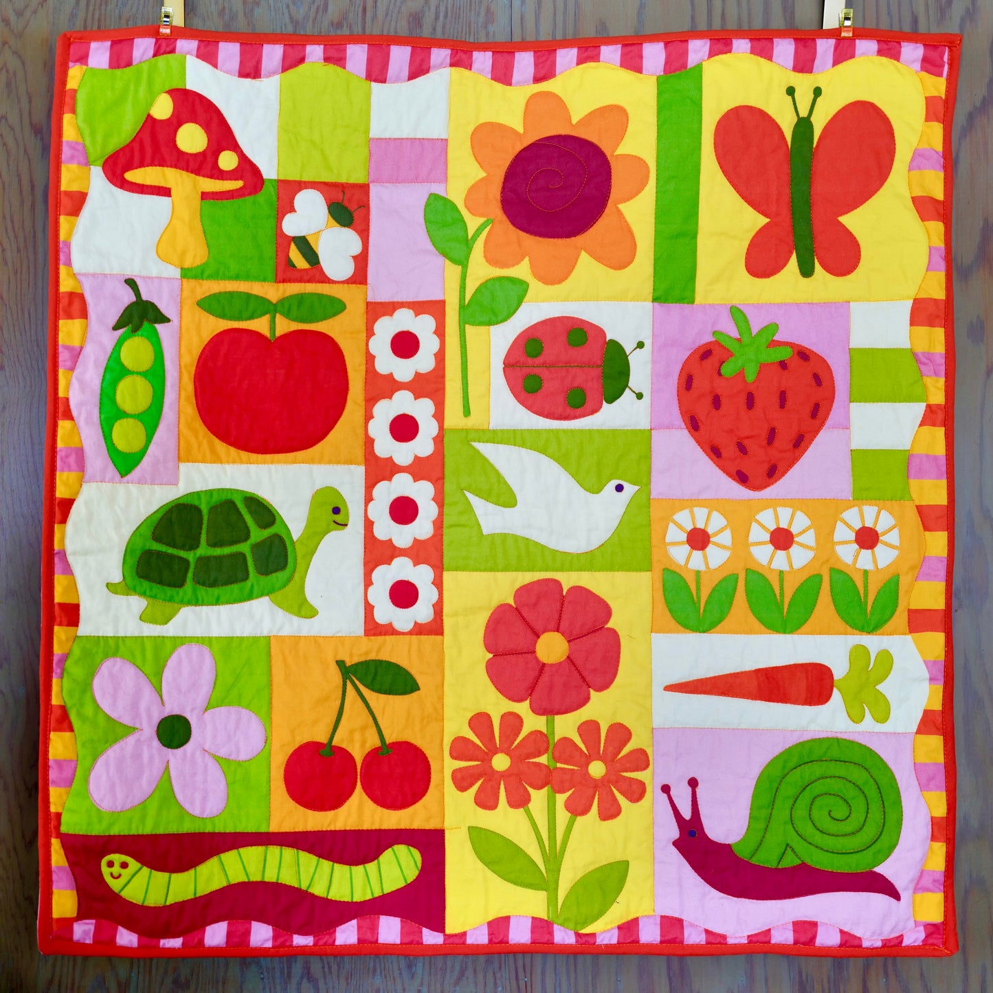 Garden Charms Quilt Kit - Pink/ Green